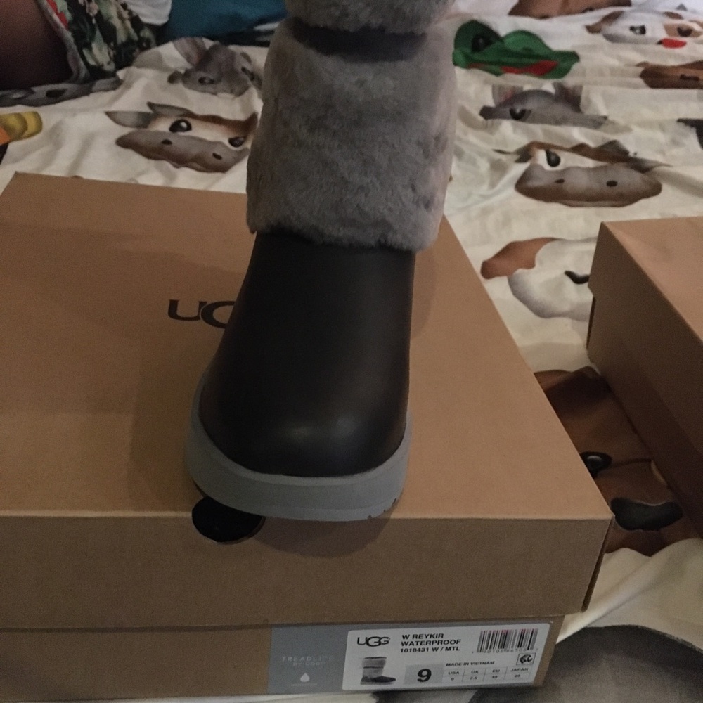 Women uggs size 9 brand new